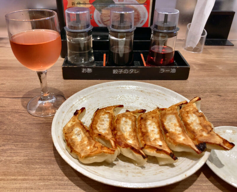 GYOZA OHSHOの餃子とグラスワイン
