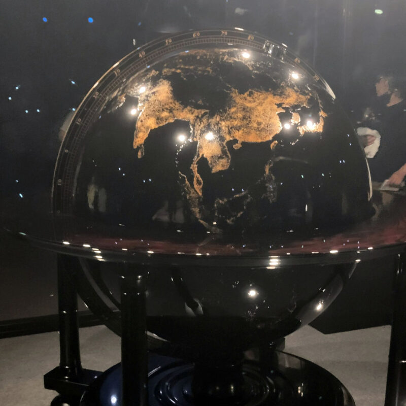 夜の地球パビリオン