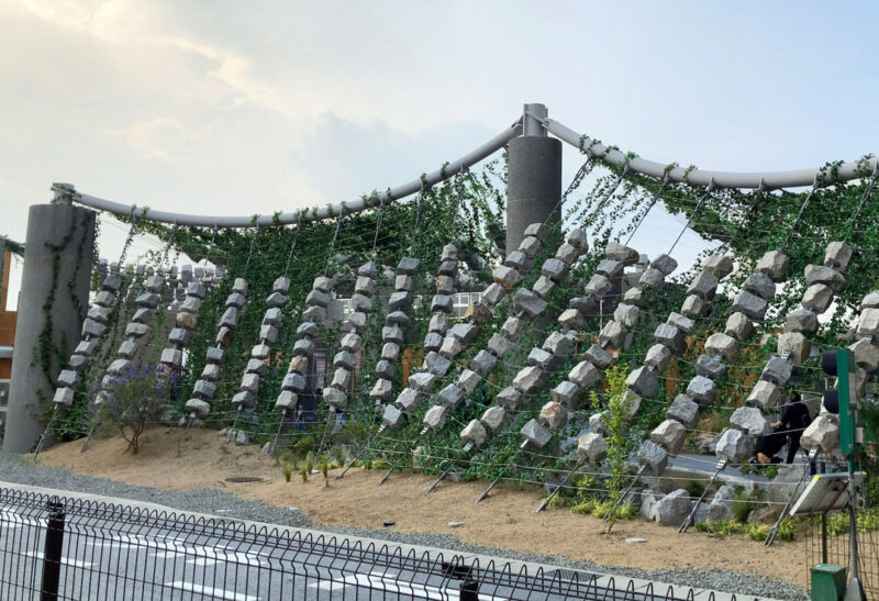 石屋根休憩所